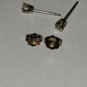 12K White Gold Diamond Stud Earrings